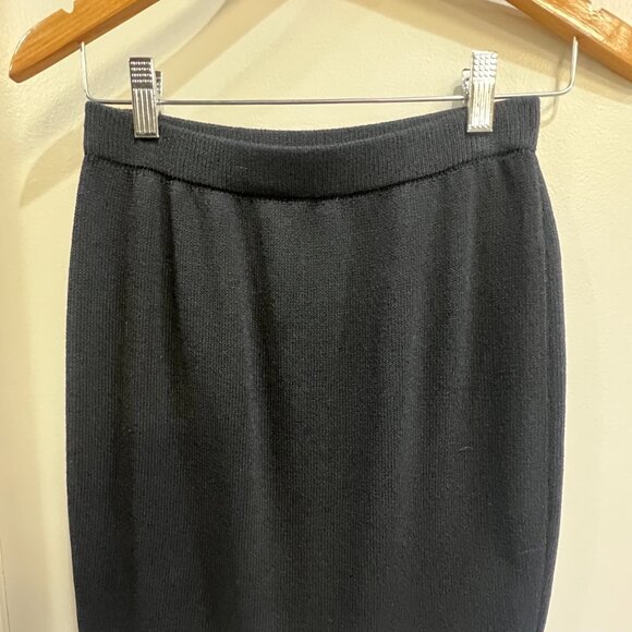 Vintage St. John Basics Black Knit Skirt, size 2 - Picture 3 of 5